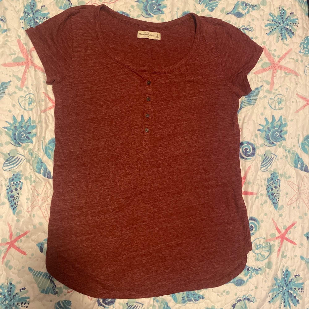 **Like new** women’s Abercrombie and Fitch shirt